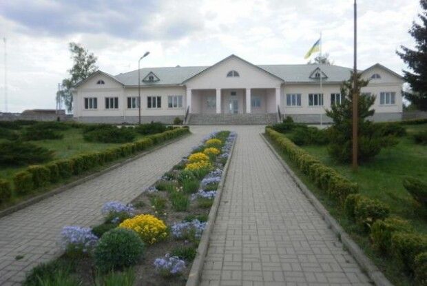 Діти поліського села на уроках фізкультури не рухаються, а сидять за партами