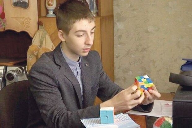 14-річний Антон рахує швидше за калькулятор!