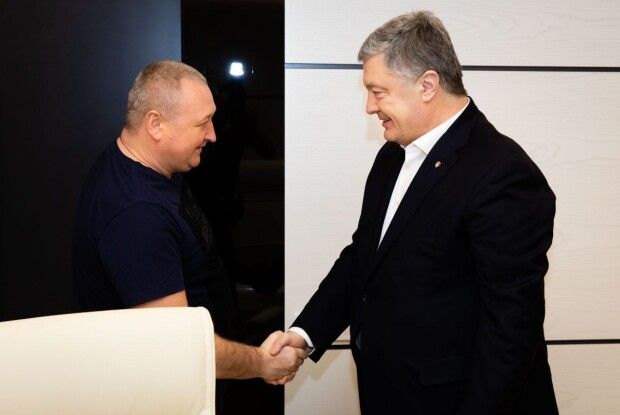 Петро Порошенко привітав кіборга Марченка зі звільненням