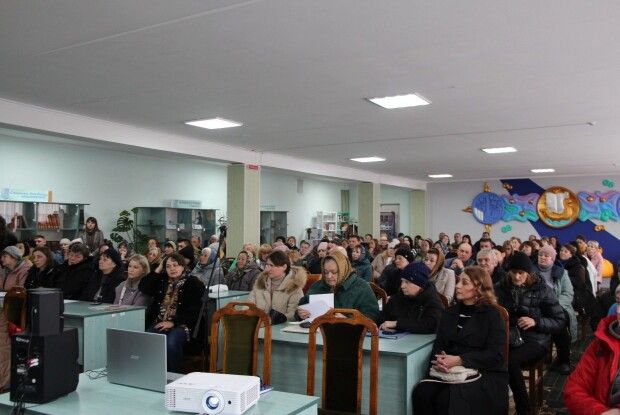 У районному центрі на Волині влада відповідала на запитання рідних воїнів, які зникли безвісти або перебувають у полоні