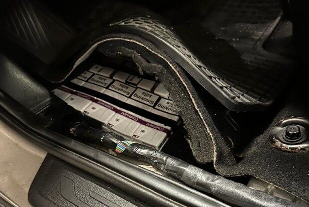 Автомобіль з «сюрпризом»: волинянин намагався приховати товар від митників