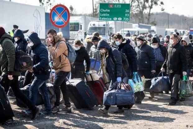 Заробітчанам роздадуть по 150 тисяч: хто отримає гроші та чи повернуться українці додому