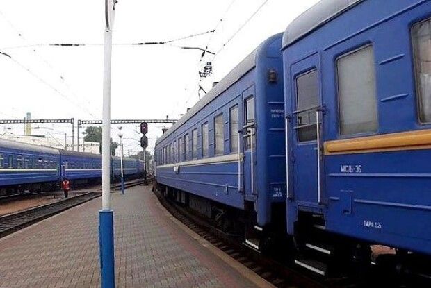 Під Києвом із рейок зійшов господарський потяг: затримуються 13 пасажирських поїздів