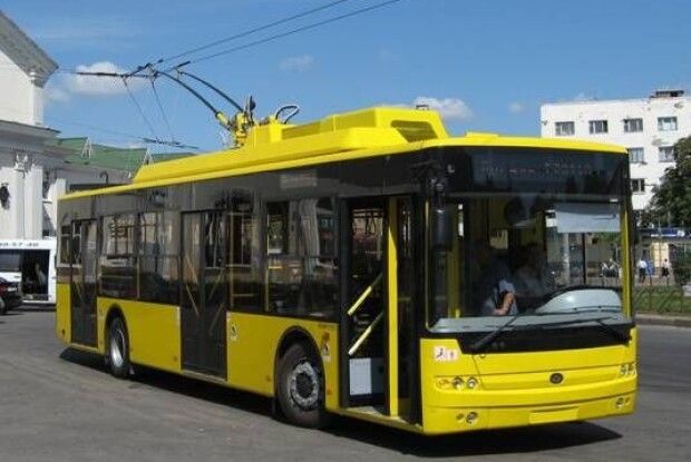 У тролейбуса на ходу відлетіло колесо