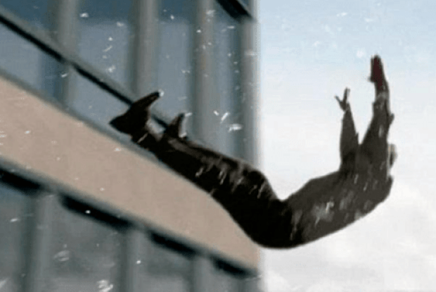 У Рівному розбився на смерть студент, коли намагався потрапити у кімнату гуртожитку 