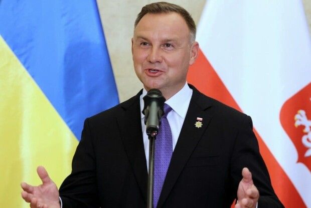 Анджей Дуда: «Закриємо на ремонт аеропорт у Жешуві – і нехай Україні скидають допомогу з неба на парашутах»