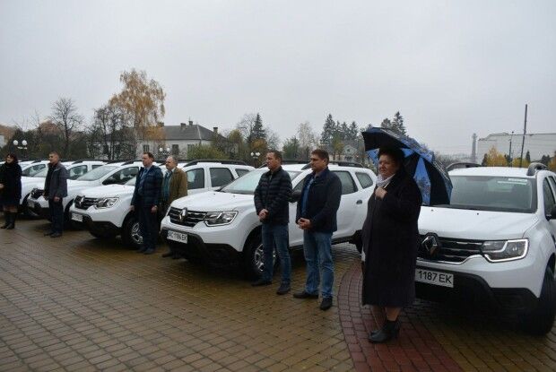 Амбулаторії Волині отримали 7 нових автомобілів 