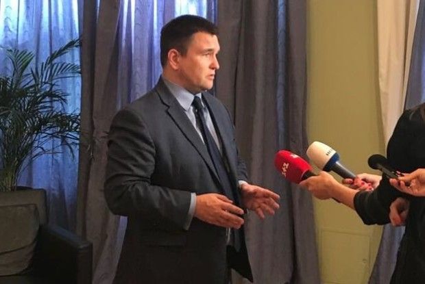 Клімкін не підтримав оприлюднення «Миротворцем» списків українських посадовців з паспортами Угорщини