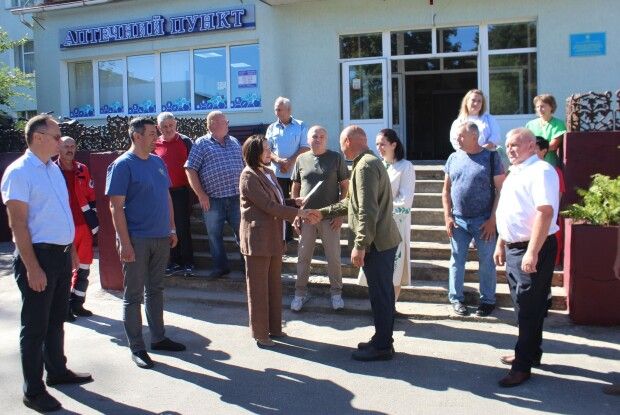 У селищі на Волині оновленому відділенню екстренки вручили спеціалізований автомобіль