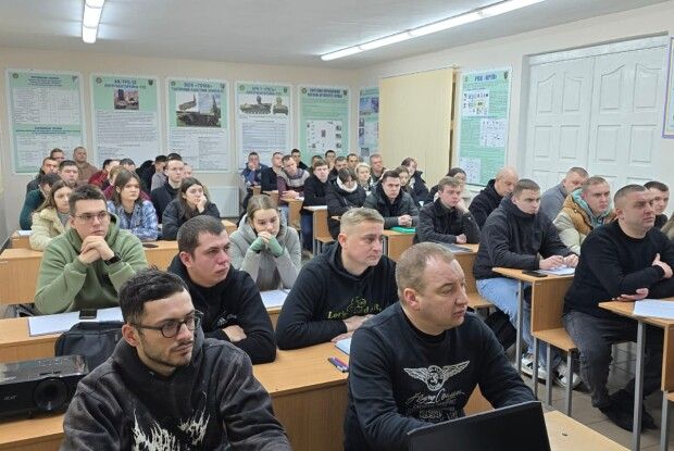 Навіщо представники «волинської» 100 бригади відвідали кілька ВНЗ Луцька