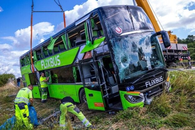 Четверо українців постраждали у Німеччині внаслідок аварії автобуса