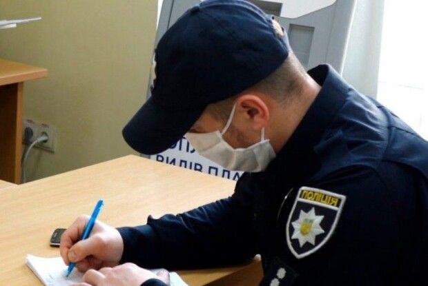 Поліція складає протоколи на керівників шкіл і садків, які працюють у червоній зоні
