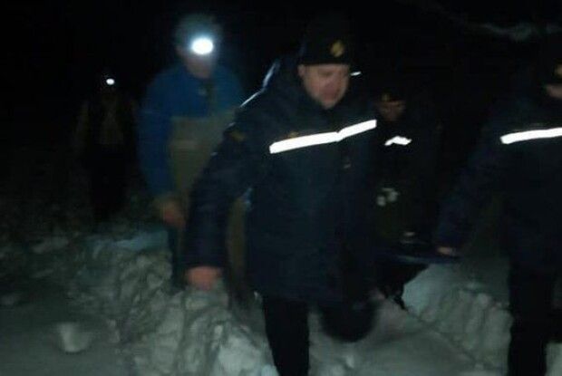 На Рівненщині рятувальники несли пацієнтку пів кілометра до швидкої