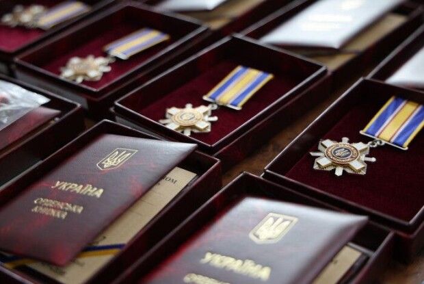У Луцьку вручили посмертні нагороди родинам загиблих Захисників 