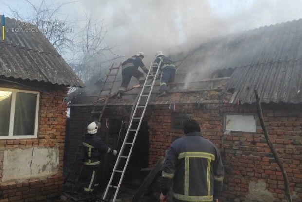 На Горохівщині рятувальники загасили пожежу в господарстві (Фото)