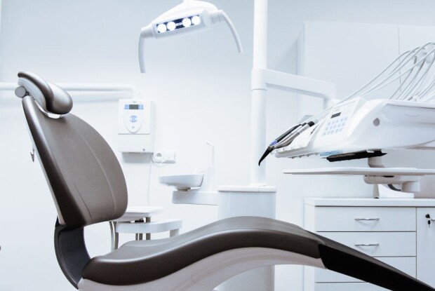 Розповіли, де на Рівненщині можна отримати безоплатну невідкладну допомогу стоматологів