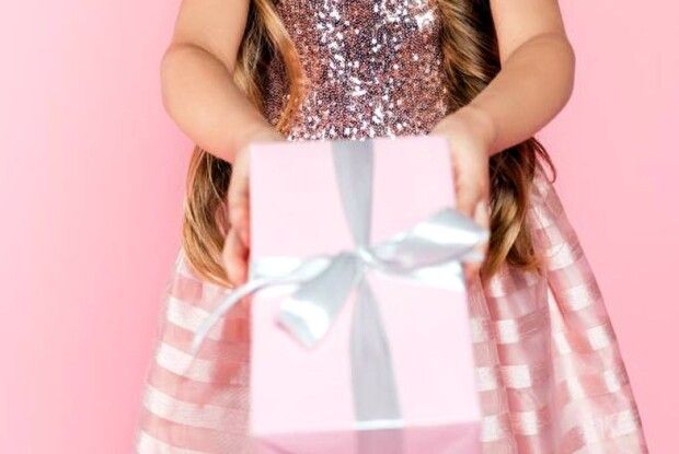 Коробка, наповнена поцілунками: історія для душі