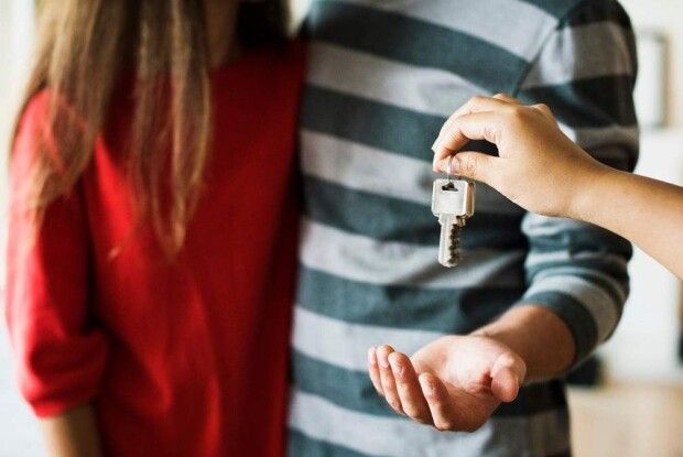 Скільки треба відкладати, щоб купити квартиру в Луцьку і в інших містах України