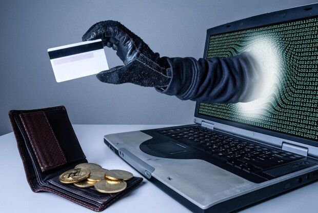 Волинянин «подарував» злочинцям дані картки і втратив понад 100 тисяч гривень