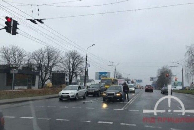У Луцьку – ДТП: автівку відкинуло на декілька десятків метрів (Фото)