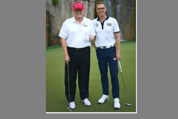 «Де він?»: якого президента на брифінгу загубив Дональд Трамп