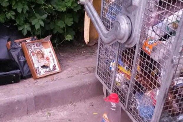 В обласному центрі Волині на смітник викинули… ікони 