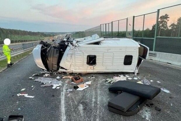 У Польщі автобус з українцями потрапив у ДТП: 5 людей у ​​важкому стані