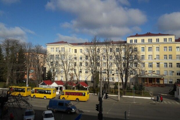 «Що за автобуси на вулицях Луцька, тож заборонено?»