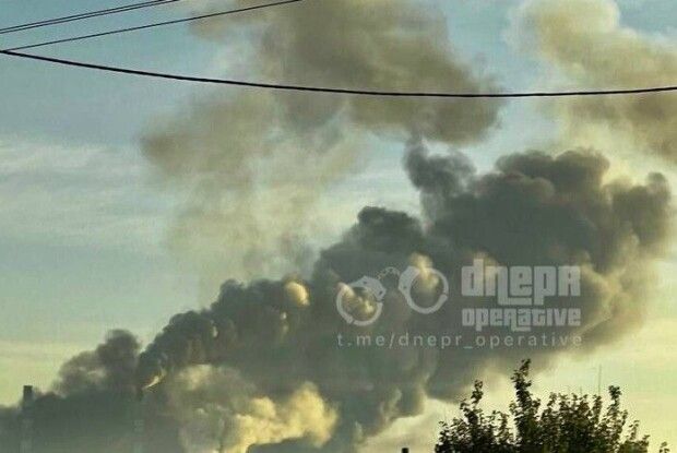У Дніпрі після вибуху піднімається чорний дим