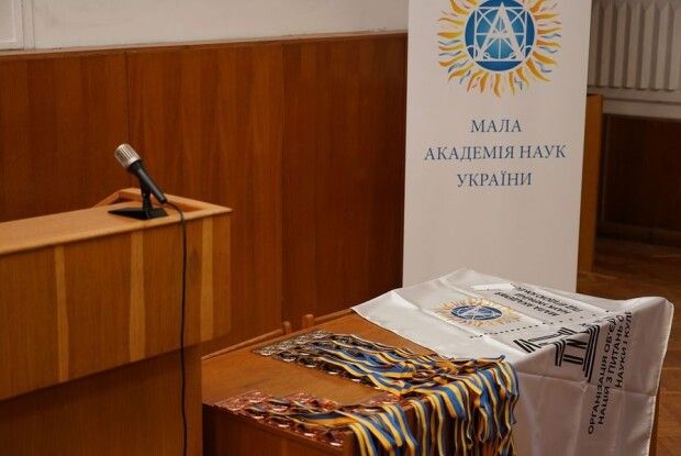 Слухачі Волинської обласної МАН отримають президентські стипендії