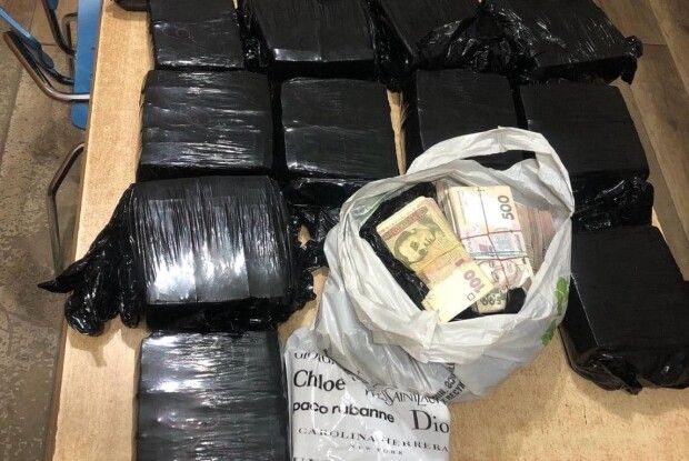 На Волині затримали чоловіка, який віз в авто 8 мільйонів