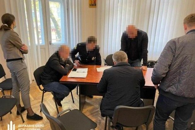 У Львові затримали групу поліцейських за наркоторгівлю (Відео)