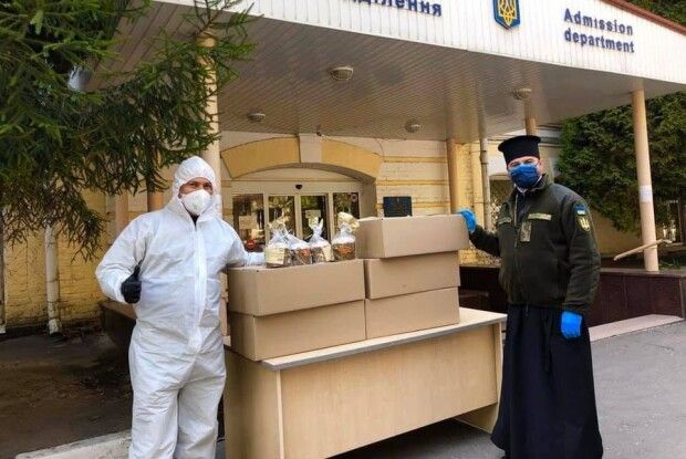 Госпітальна парафія (ПЦУ) по-братськи привітала з Великоднем ректора, викладачів та студентів Київських духовних шкіл (УПЦ МП)