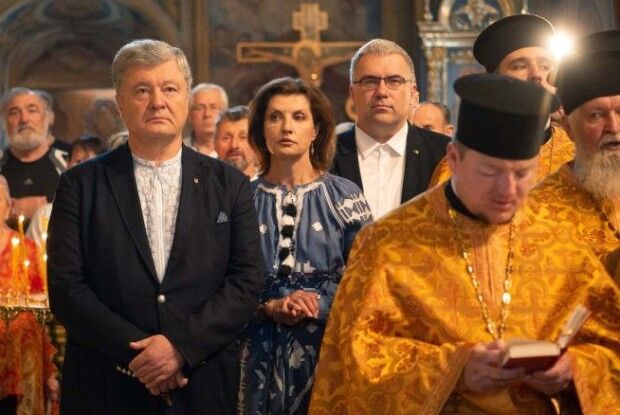 Порошенко: держава має сприяти переходу громад від церкви окупанта до Православної Церкви України
