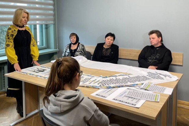 «Вишивати чорними нитками, скропленими сльозами, ім’я своєї дитини – це мука»