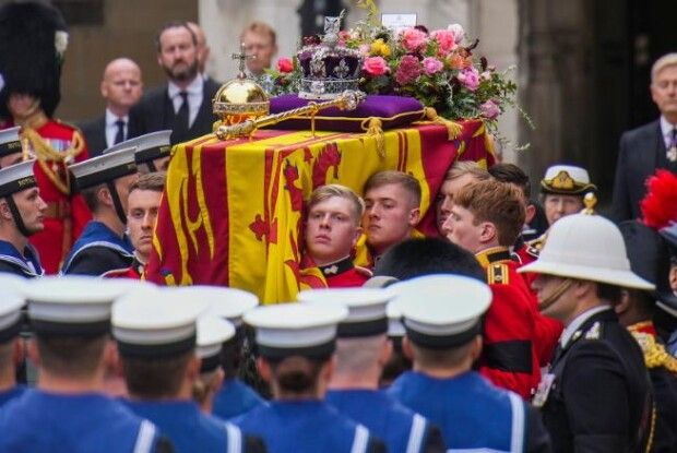 У Великій Британії прощаються з королевою Єлизаветою II (Онлайн трансляція)