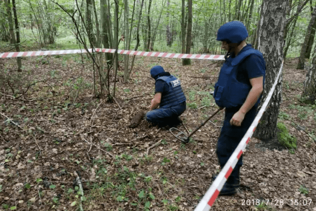 Мешканець Рівненщини знайшов авіаційну бомбу часів Другої світової війни (Відео)