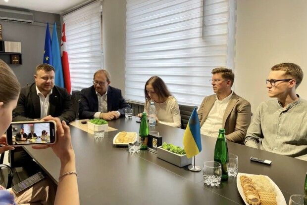 «Наших іноземних партнерів вразив бізнес-потенціал та обсяги виробництва»: мер Волинського міста про візит німецьких гостей 