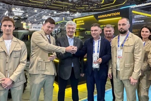 Порошенко на виставці озброєнь Eurosatory 2026: щоб перемогти, ми маємо бути на 3-4 кроки попереду ворога