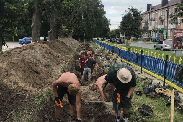 У місті на Волині перед ремонтом тепломереж працюють археологи