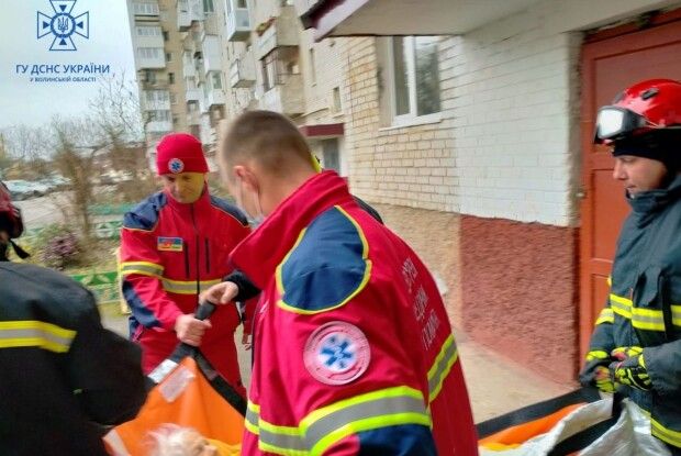 Лучанка травмувалася у своїй квартирі та не могла вийти