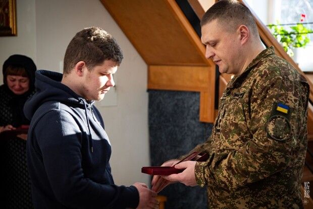Рідним загиблих нацгвардійців з Волині вручили державні нагороди (Фото)