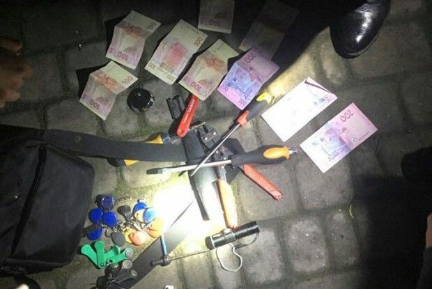 У Рівному «на гарячому» злапали двох львів’ян-«ведмежатників»
