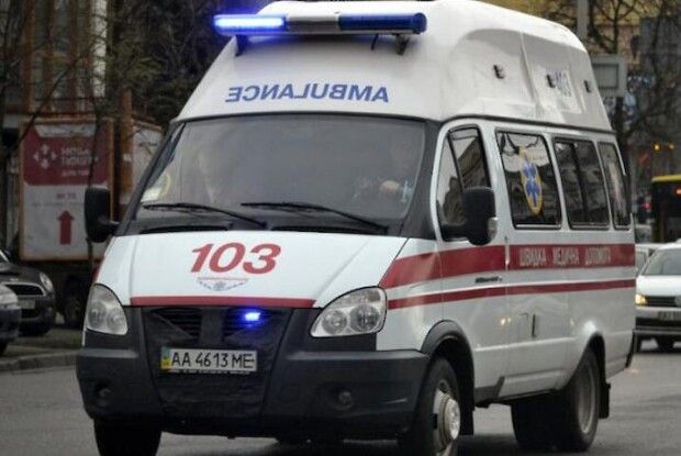 Невідоме отруєння: в столиці лікарів і сім'ю, до якої вони прибули, охопили судоми