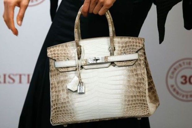 Сумку із секонд-хенду продали на аукціоні за понад $200 тис