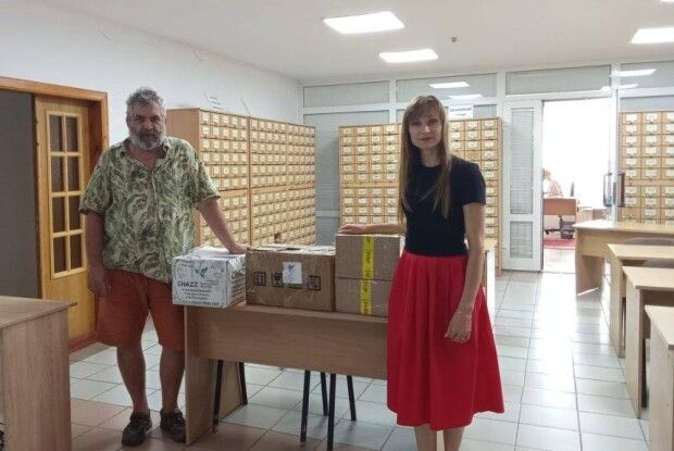 Луцький університет передав книги за кордон українським біженцям 