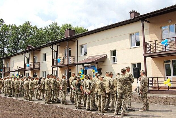 Корпорація «Roshen» передала армії велику партію боєприпасів