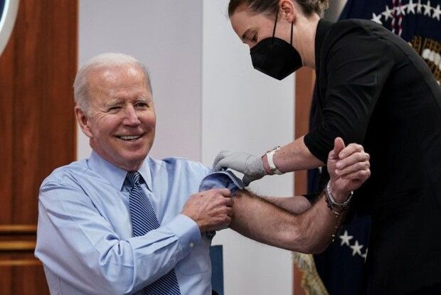 Байден задихається уві сні