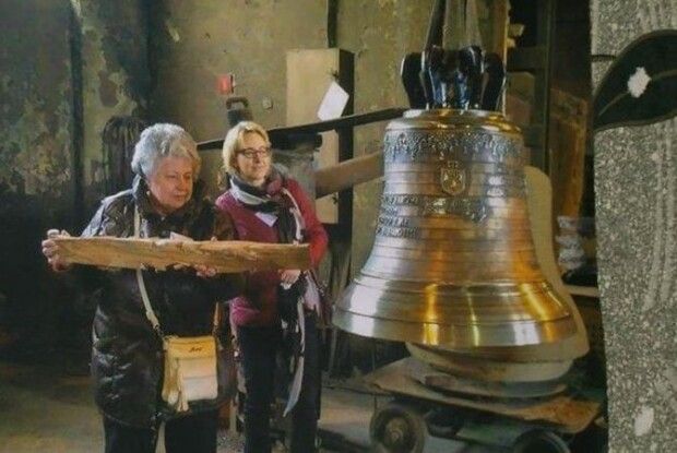 «12 година ночі, Пасха, люди попадали на коліна»: дзвонарка луцького собору розповіла як вперше задзвонила у дзвони