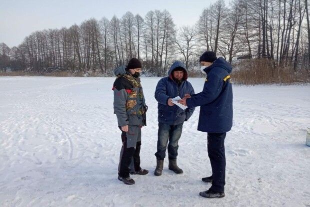 Волинським рибалкам розповіли, як не вляпатися в ополонку